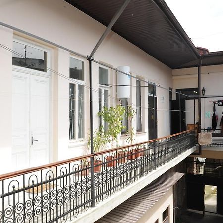 Apartment On Prospekt Mira 71 Sukhumi Eksteriør bilde