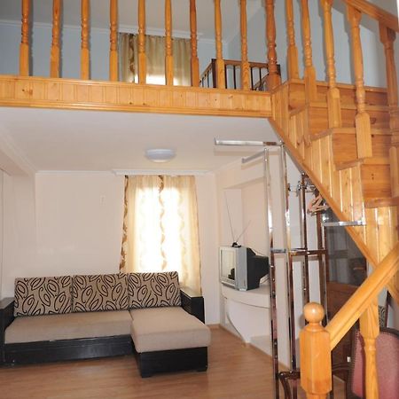 Apartment On Prospekt Mira 71 Sukhumi Eksteriør bilde