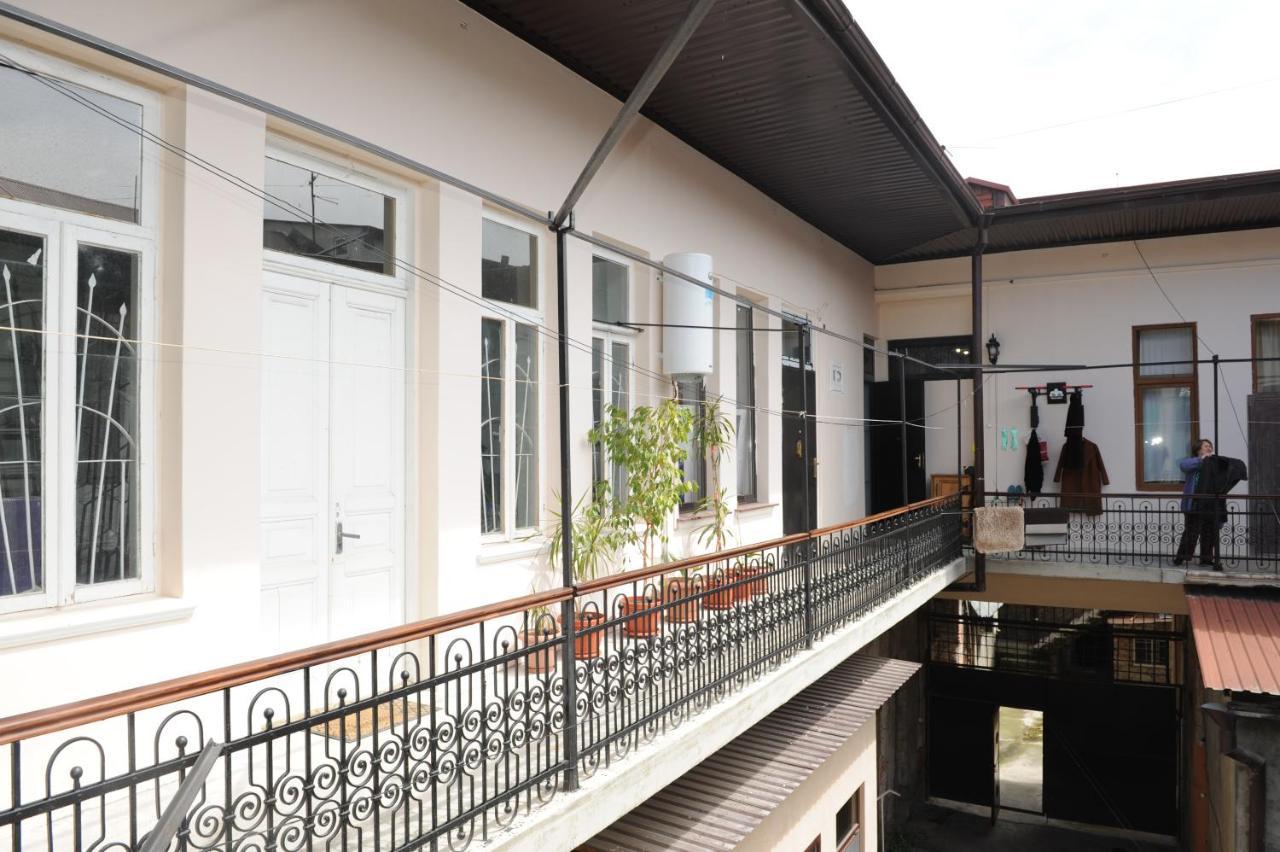 Apartment On Prospekt Mira 71 Sukhumi Eksteriør bilde