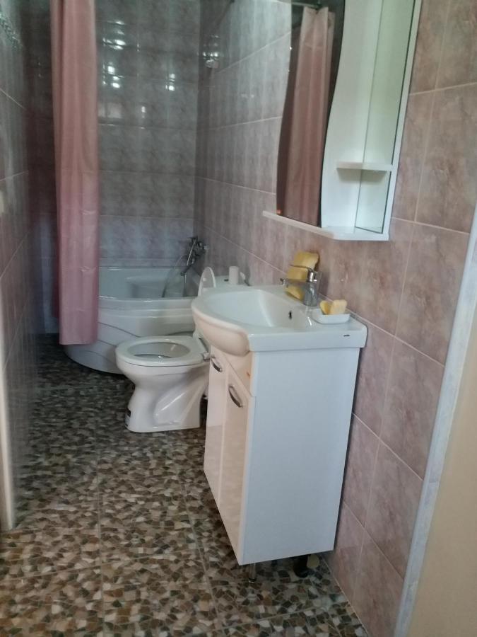 Apartment On Prospekt Mira 71 Sukhumi Eksteriør bilde