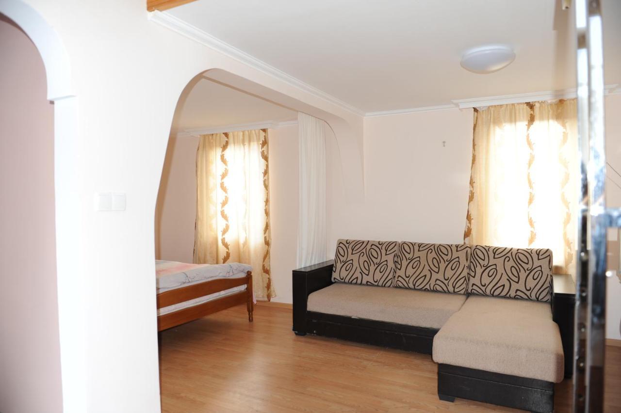 Apartment On Prospekt Mira 71 Sukhumi Eksteriør bilde