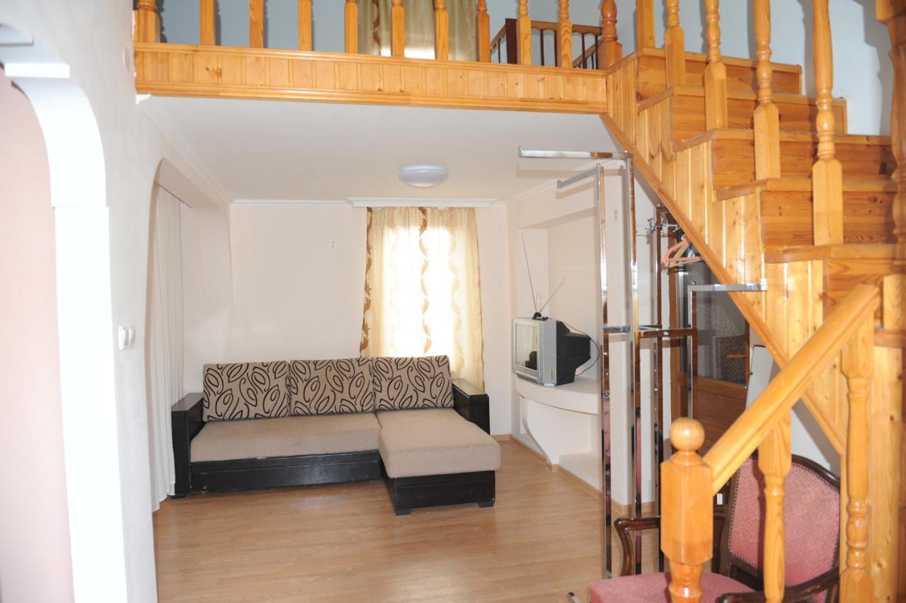 Apartment On Prospekt Mira 71 Sukhumi Eksteriør bilde